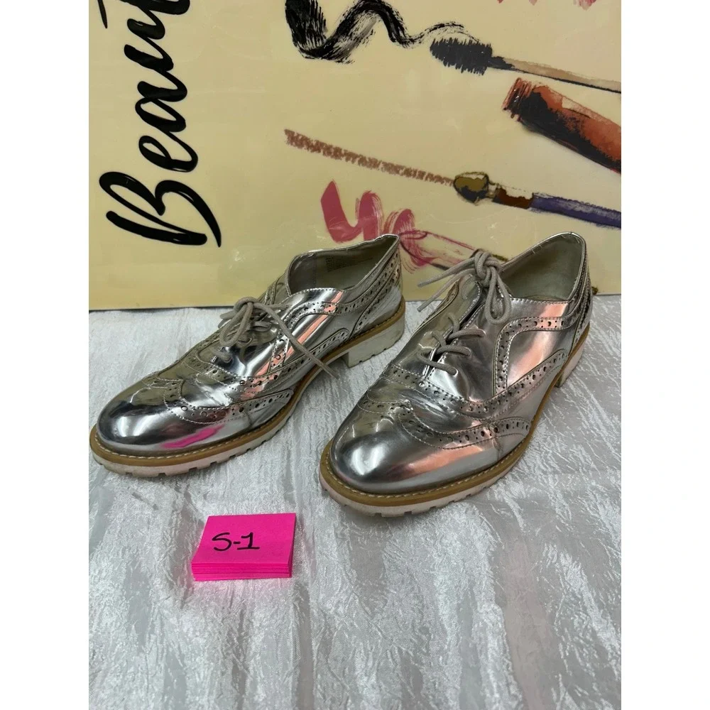 Shoedazzle Silver Metallic Brogue Oxfords Wingtip Lace Up Flats Womens 8.5